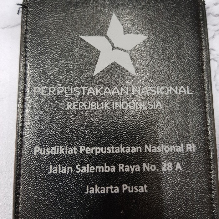 

Sablon tempat kartu casing nametag kulit RJT