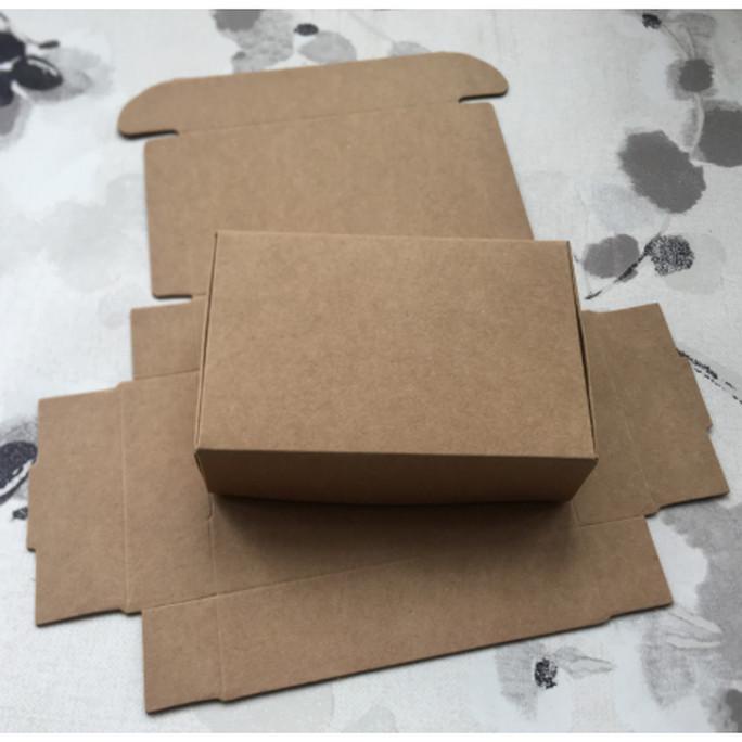 

Box Samson Coklat 13.3 x 7.8 Hampers Grosir