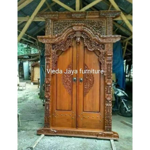 PINTU GEBYOK UKIR KAYU JATI