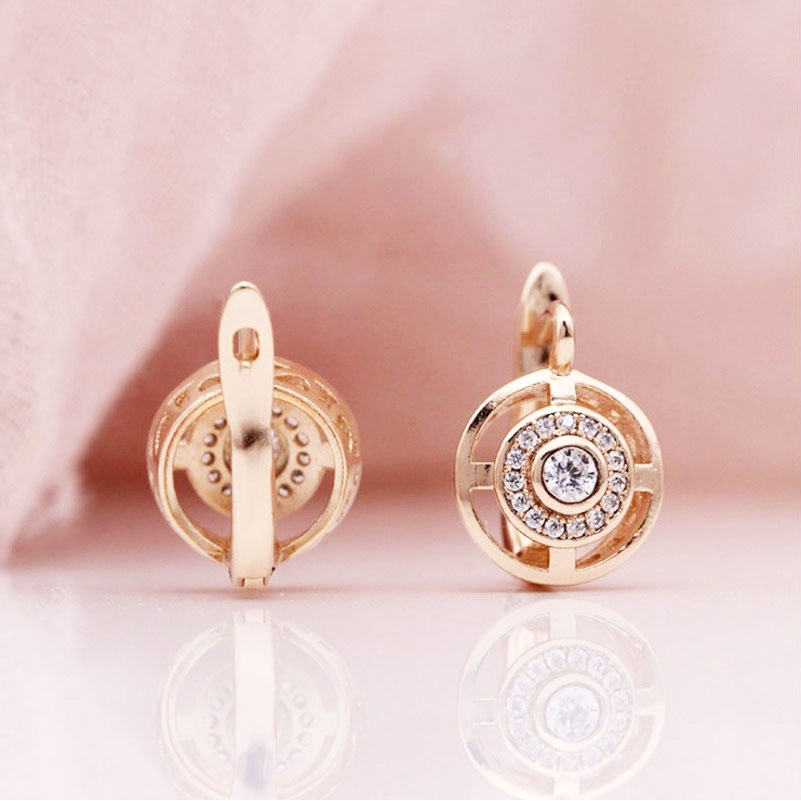 Anting Bentuk Kepingan Salju Warna Rose Gold Untuk Wanita