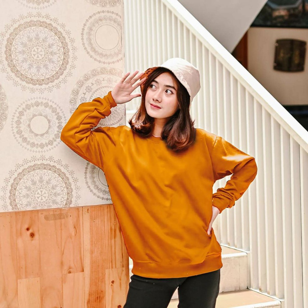 Sweater Polos  Basic Wanita Pria Kekinian Terlaris-kubus