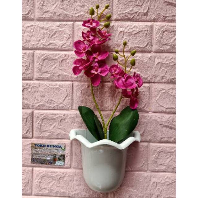  Hiasan  dinding  bunga  anggrek  artificial dengan pot ombak 