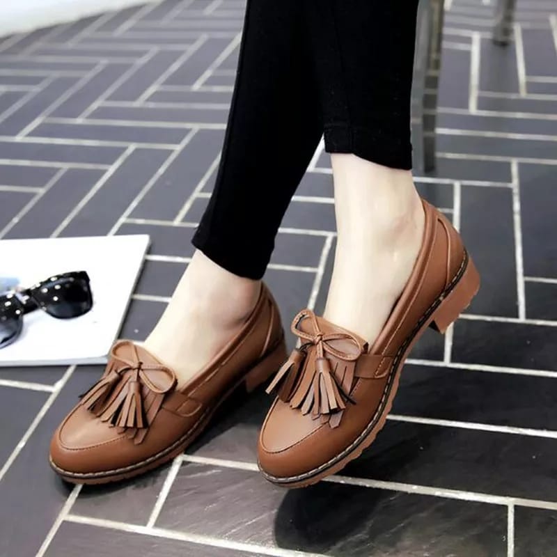 Sepatu Wanita Loafers Docmart '' ALISSA '' Fashion Rawis Kulit Dof Premium CS 2290