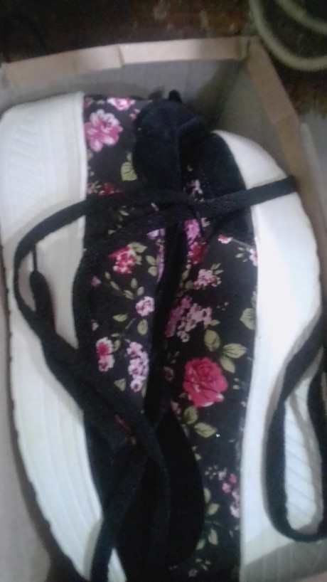 Sepatu Wanita Bunga Hitam