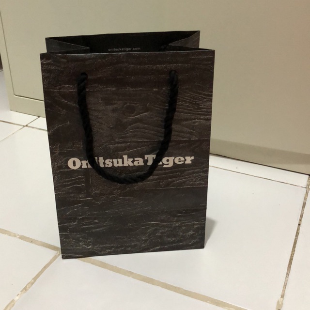 paper bag onitsuka tiger