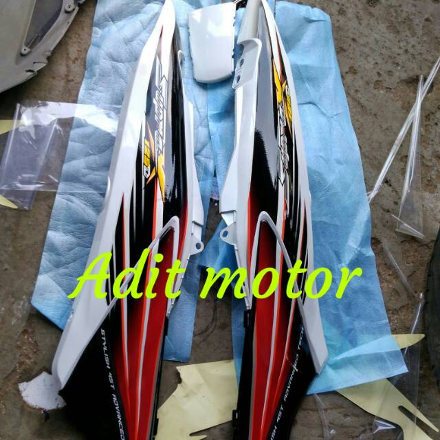 Body Bodi Belakang Honda Supra X 125 Lama Old Warna Putih Hitam Shopee Indonesia