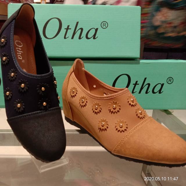 Sepatu otha H57