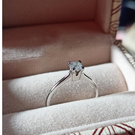 Cincin berlian mata satu emas putih