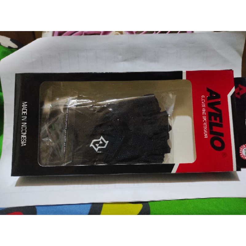 gloves avelio