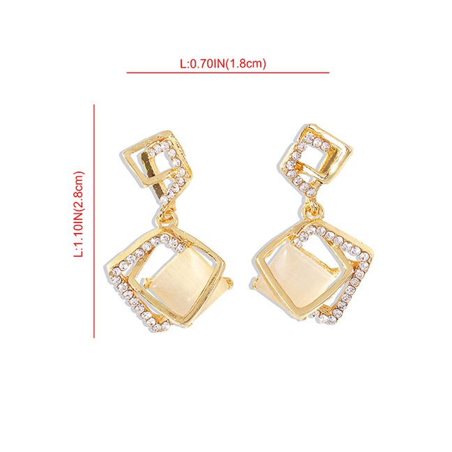 LRC Anting Tusuk Fashion Golden Diamond Cut Resin Alloy Geometric Hollow Earrings K25922