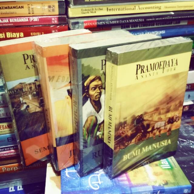 Satu set novel pramoedya ananta toer
