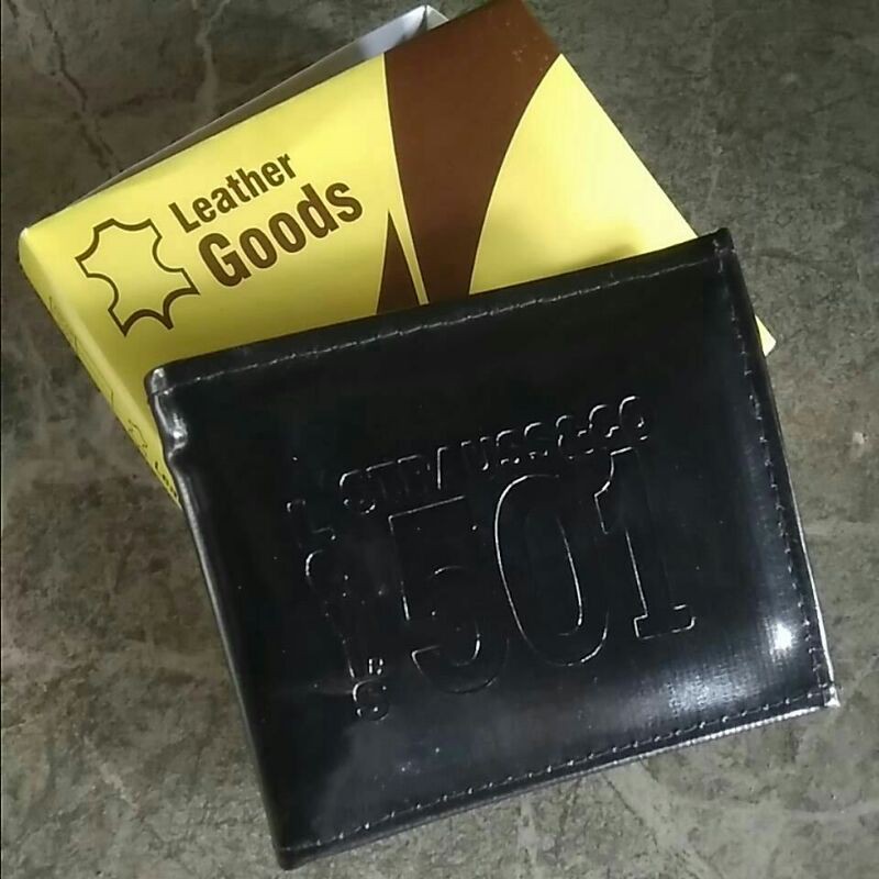 Dompet Pria Berbahan Halus