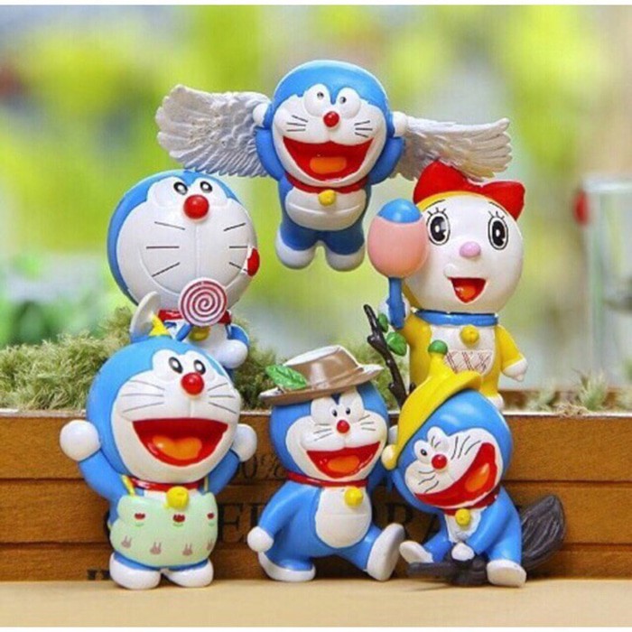 pajangan doraemon