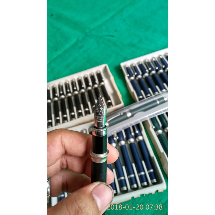 

Dijual Fountain Pen Iridium Germany Eksklusif. Pena Tinta Isi Nib.Mata Kecil. Diskon