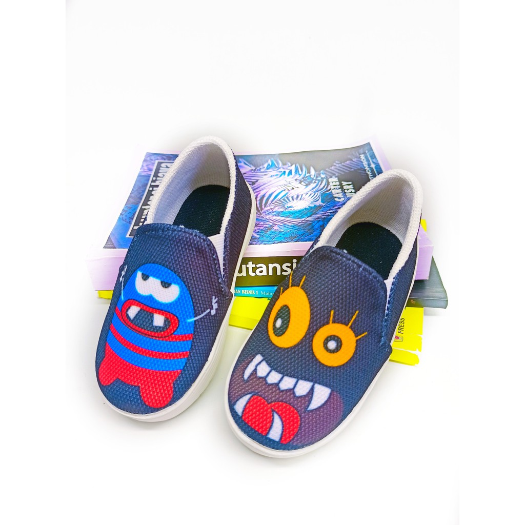 DINDA SEPATU WANITA SLIP ON MINION DOODLE SEPATU ANAK-ANAK - MERAH HITAM PUTIH DAN PINK