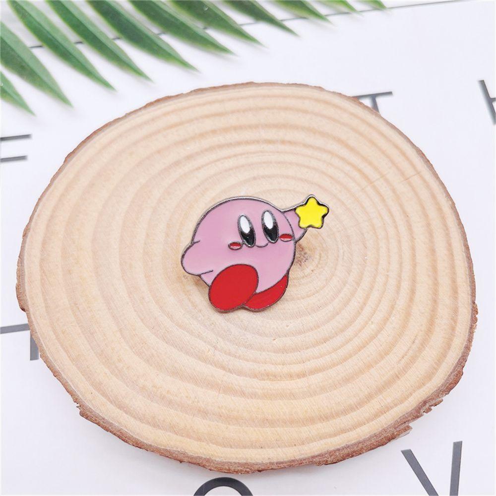 [Elegan] Kirbyy Pin Perhiasan Tas Sekolah Dekorasi Anime Merah Muda Pin Logam Kerah Pin Cosplay Lencana