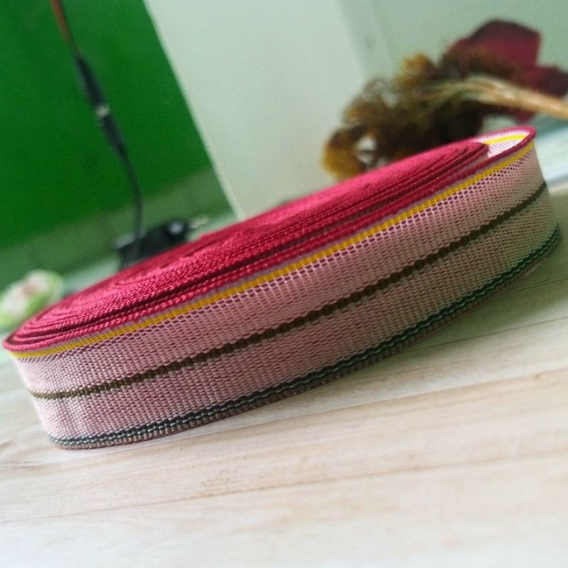 

per rol 15 meter,pita salur list pelangi lebar 2cm