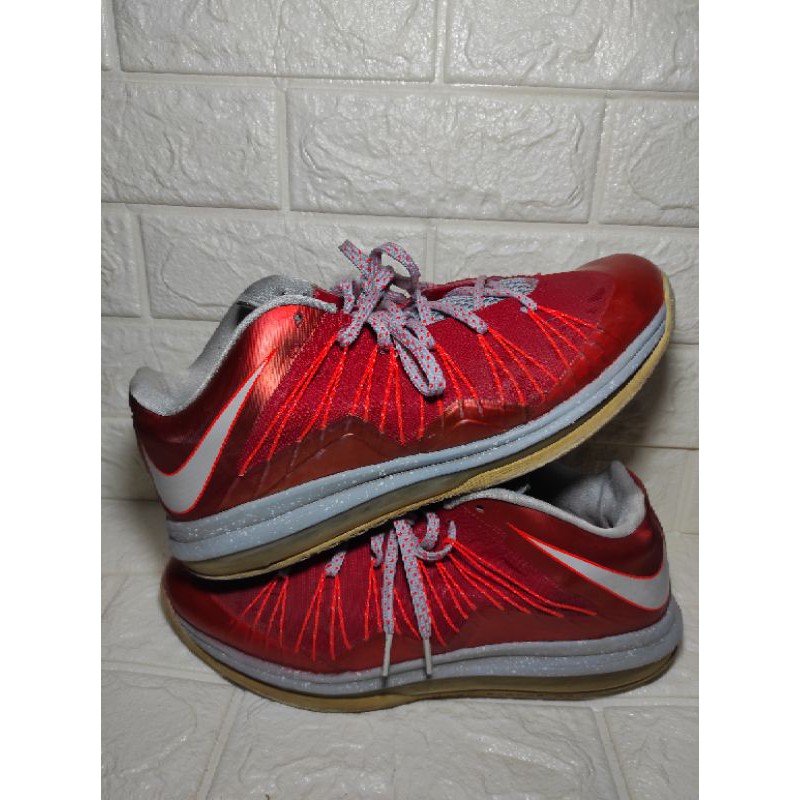 red lebron lows