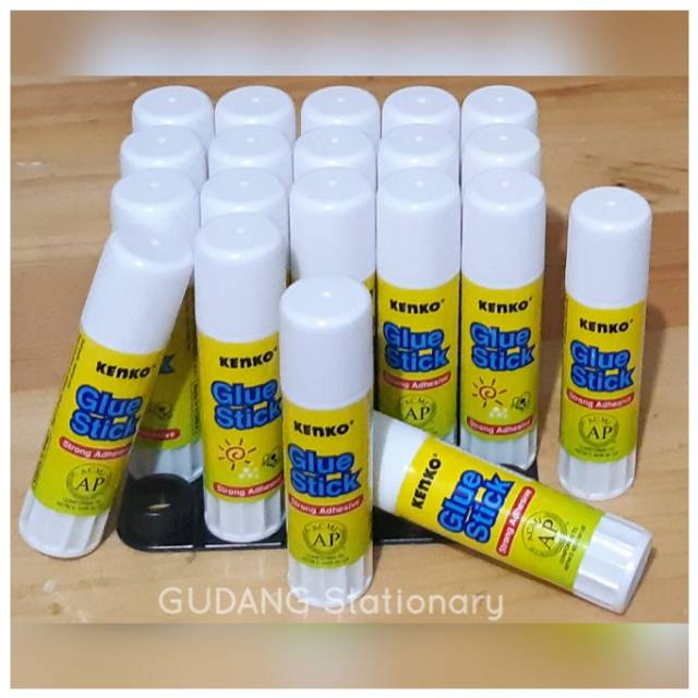 Lem Glue Stick 15 Gram KENKO [ 1 piece ]