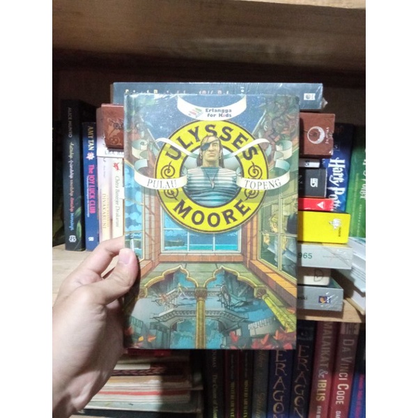 Novel Ulysses Moore: Pulau Topeng