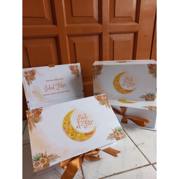 

box lebaran design bulan sabit