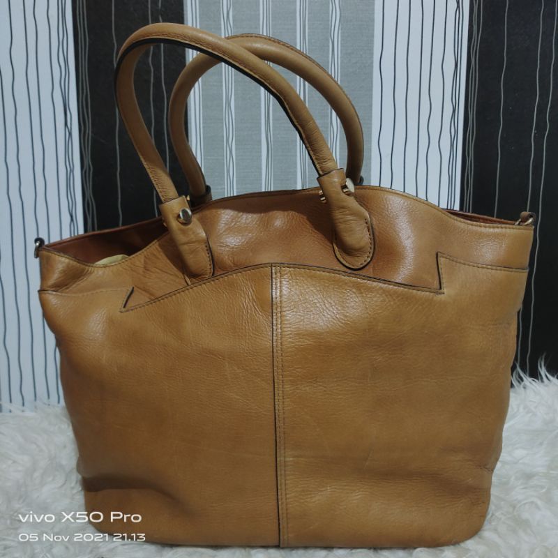 Tas kulit asli le junev