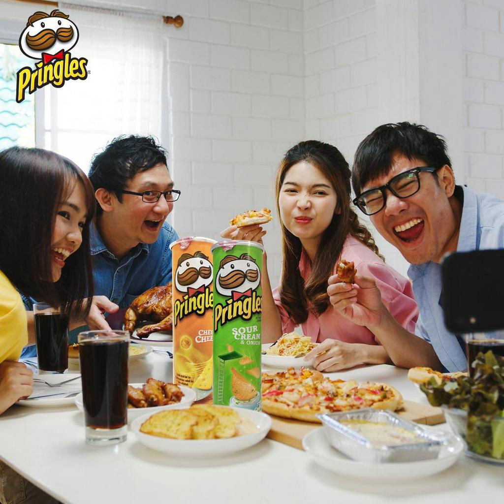 

Pringles Kripik Kentang Sour Cream & Onion 3 X 107 Gr