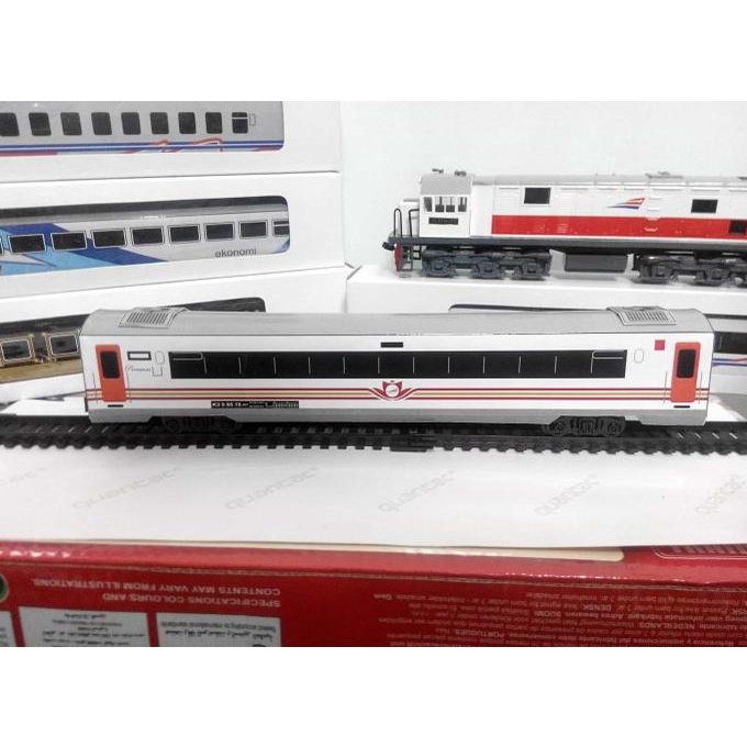 Miniatur Kereta Api - Gerbong Ekonomi Premium KAI Skala 1:87