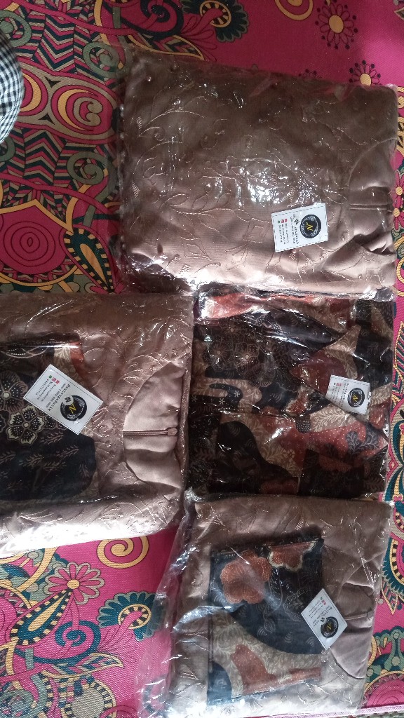 Batik Couple Kebaya Tunangan Naira Lamaran Wisuda Nikahan Kondangan Wanita Modern