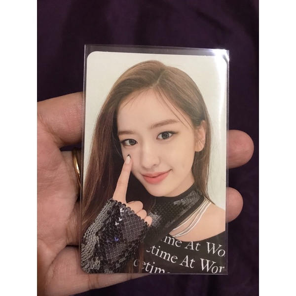 PC YUJIN IVE