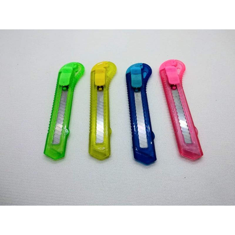

Cutter Biasa/Cutter knife