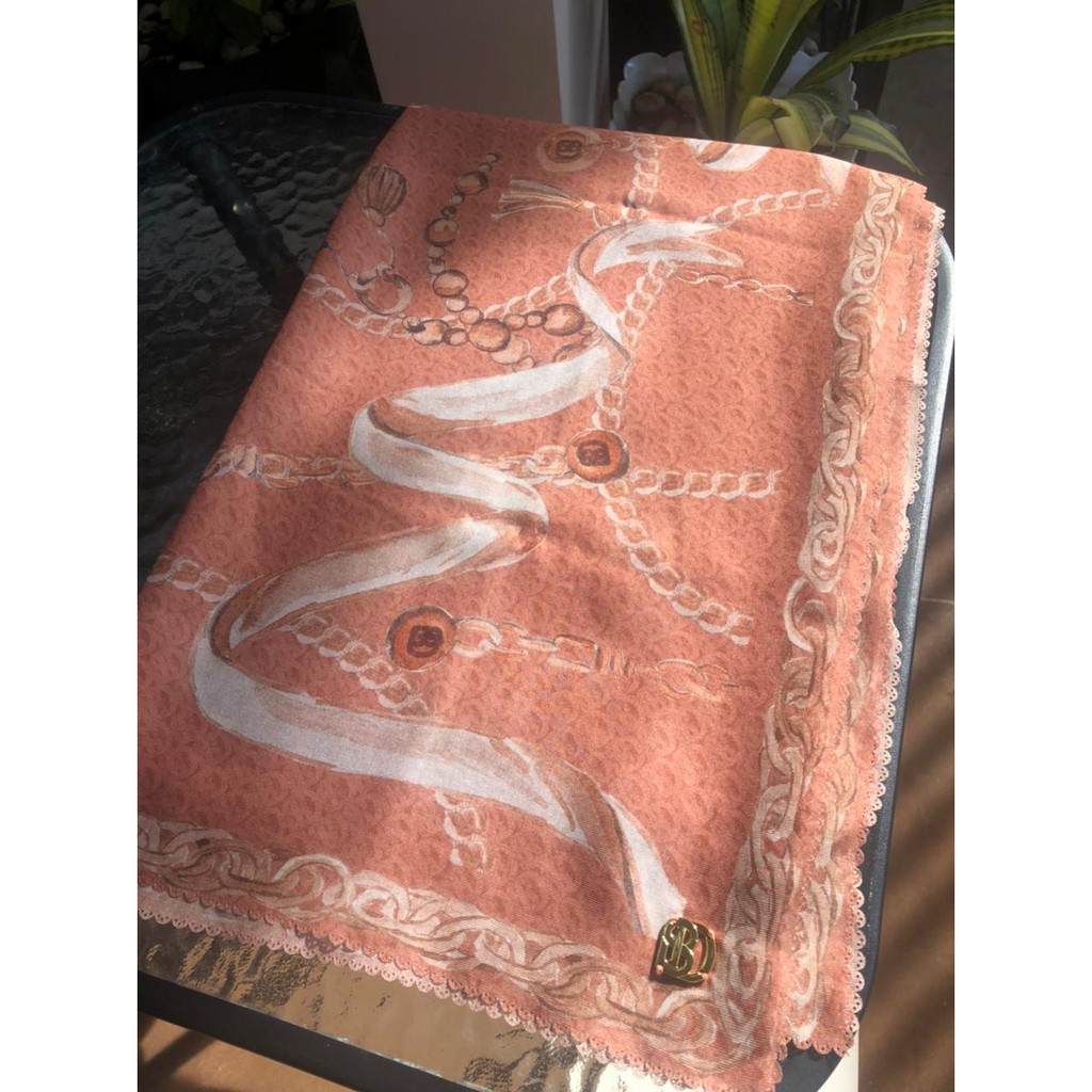 Preloved Buttonscarves Chain Series Majesty