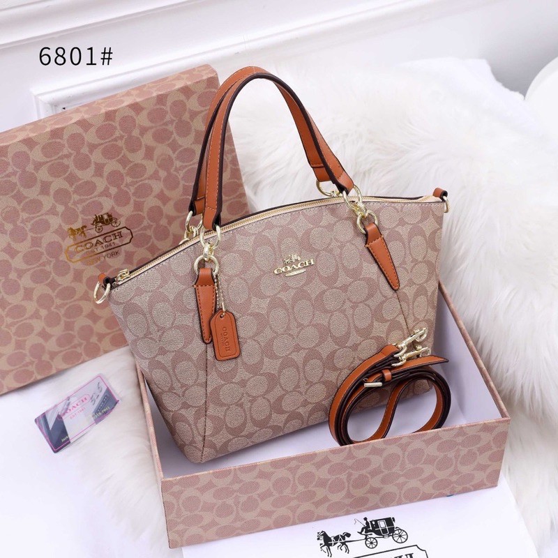 Tas Coach Kelsey Signature Bag Wanita