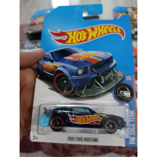Hotwheels Treasure Hunt Super 2005 Ford Mustang
