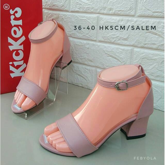 Sandal Hak tinggi