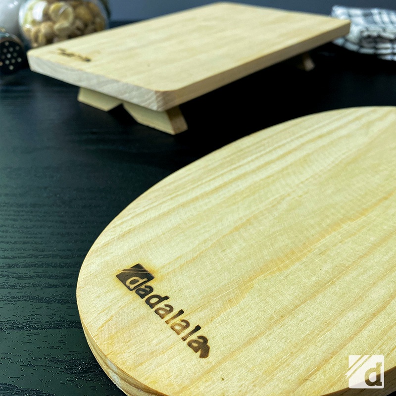 DADALALA Talenan Kayu Pinus Model Kaki Ukuran 20×14 Cm / Tatakan Sushi