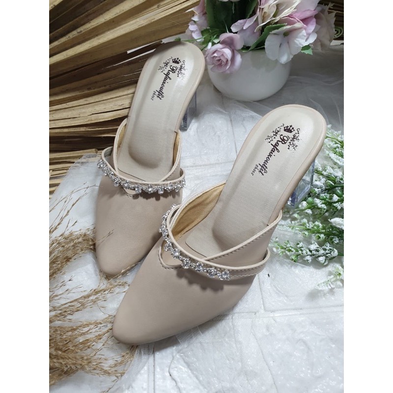 Sepatu billa cream asesoris 7cm kaca