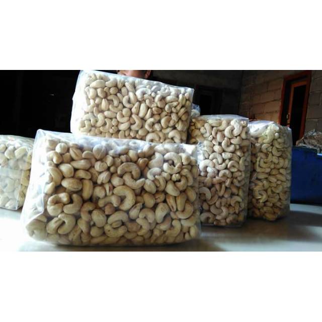 

Kacang mete asli wonogiri (mentah)