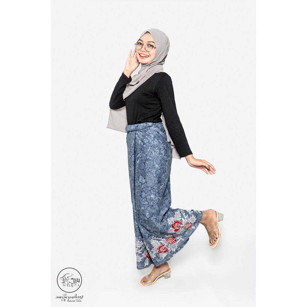 SARUNG KANJENG| SARUNG BATIK WANITA SEMI TULIS MOTIF GLORY ROSE TIE DYE