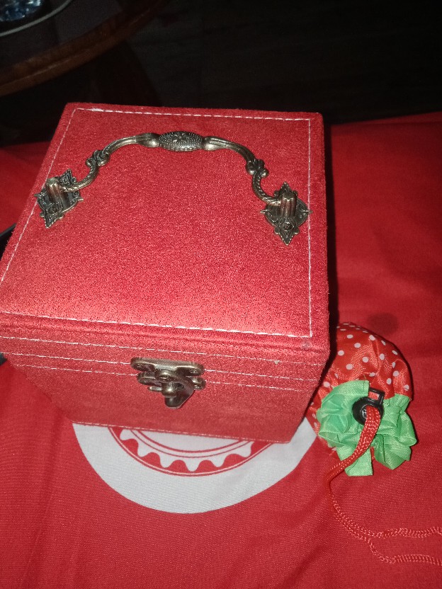 Travelmate Tas Belanja Serbaguna Lipat Strawberry Baggu Bag Bisa Jadi Besar