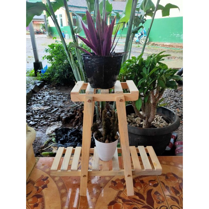 RAK POT BUNGA SUSUN KAYU