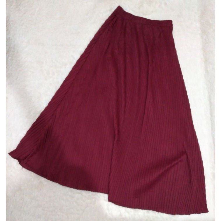Preloved Rok Merah Maroon Plisket