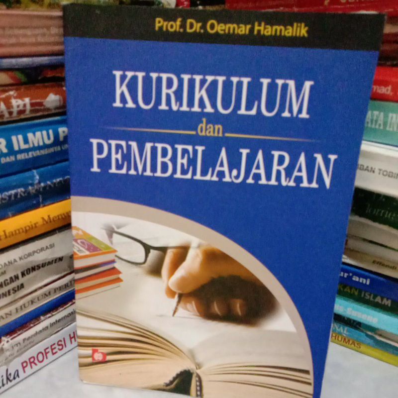 

KURIKULUM DAN PEMBELAJARAN By Dr. Oemar hamalik