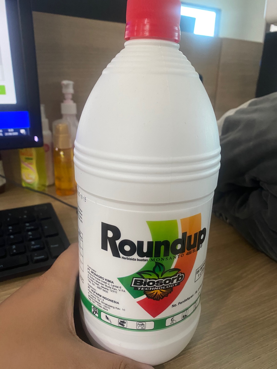 Rondup/ Obat Pembasmi Rumput/ 1 Liter