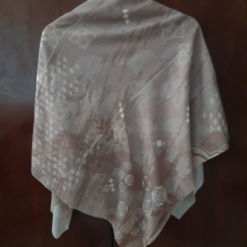 Preloved kerudung hijab segi empat caldera signature