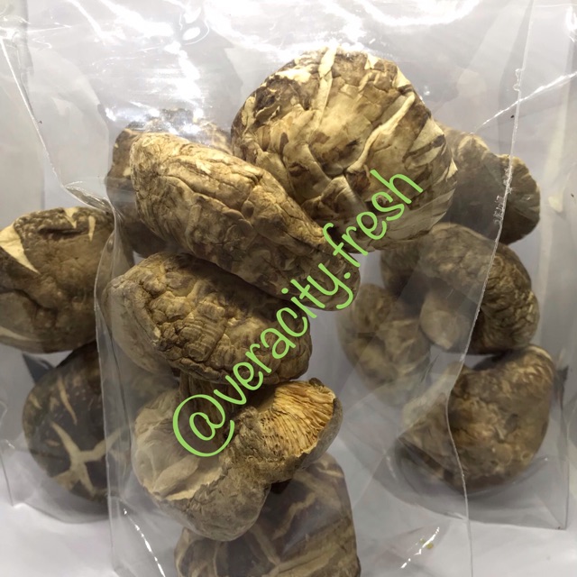 

Jamur Shitake Kering