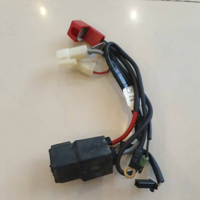 Bendik Neo/Rockz plus soket / cop nya TVS ( starter relay assy )