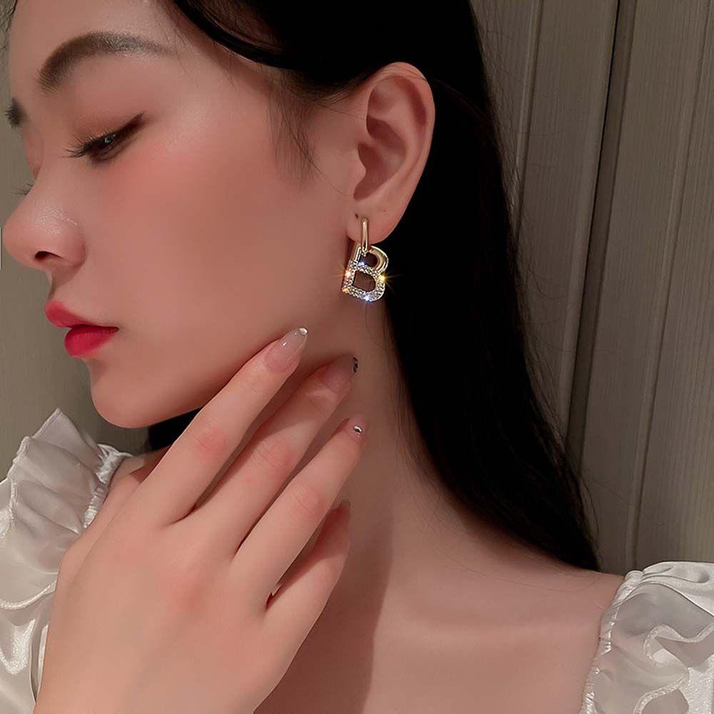 Anting Hoop Desain Huruf B Aksen Kristal Gaya Punk Elegan Untuk Wanita