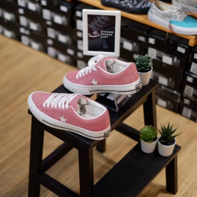 Converse one star