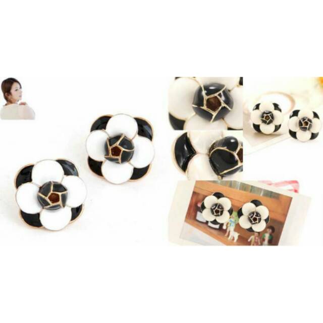 anting bunga hitam putih